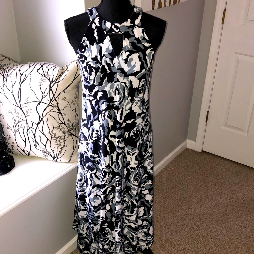 Mossimo maxi sun dress floral black white print high low design higher on sides